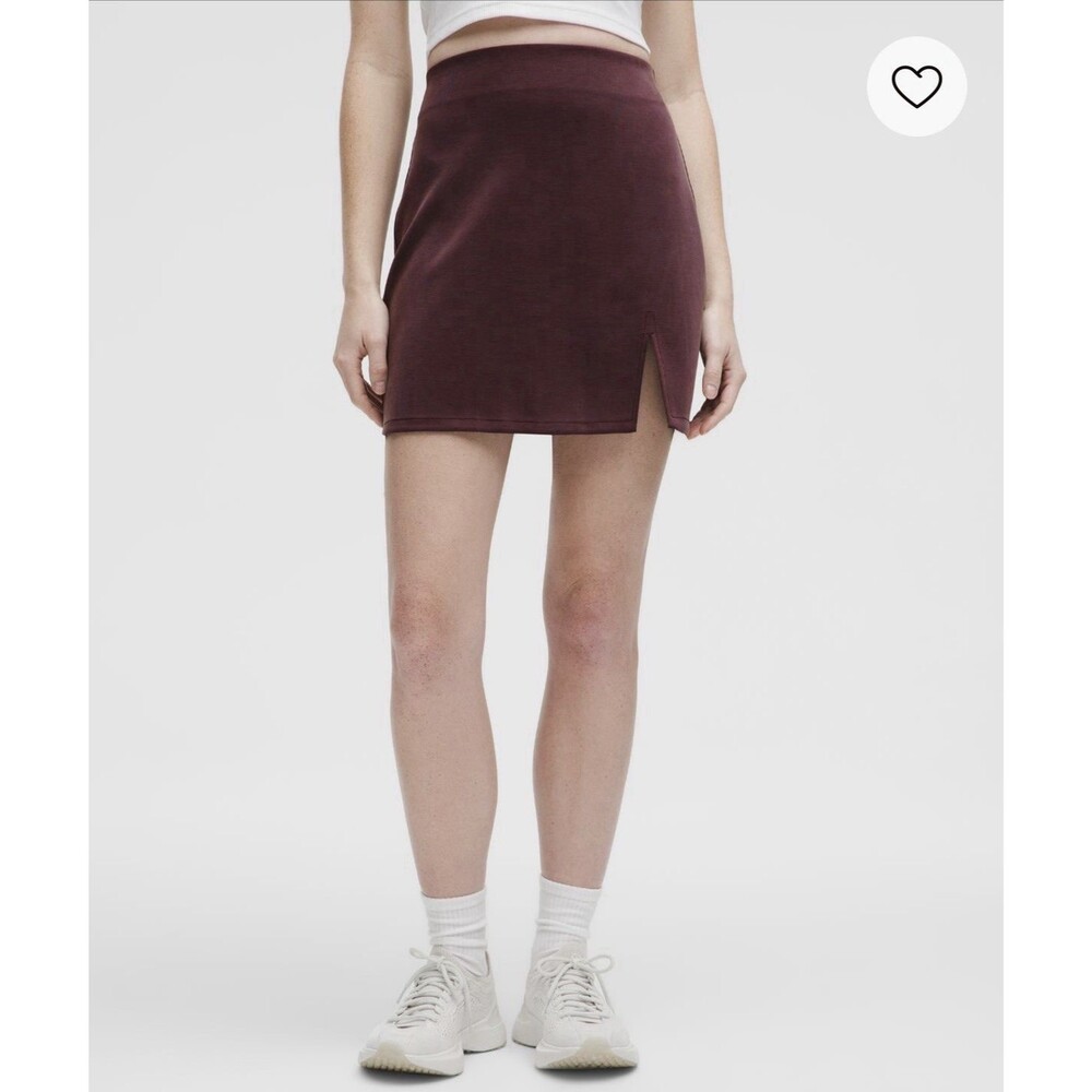 Lululemon Women's Softstreme High-Rise Mini Skirt Size Small Midnight Plum NWT